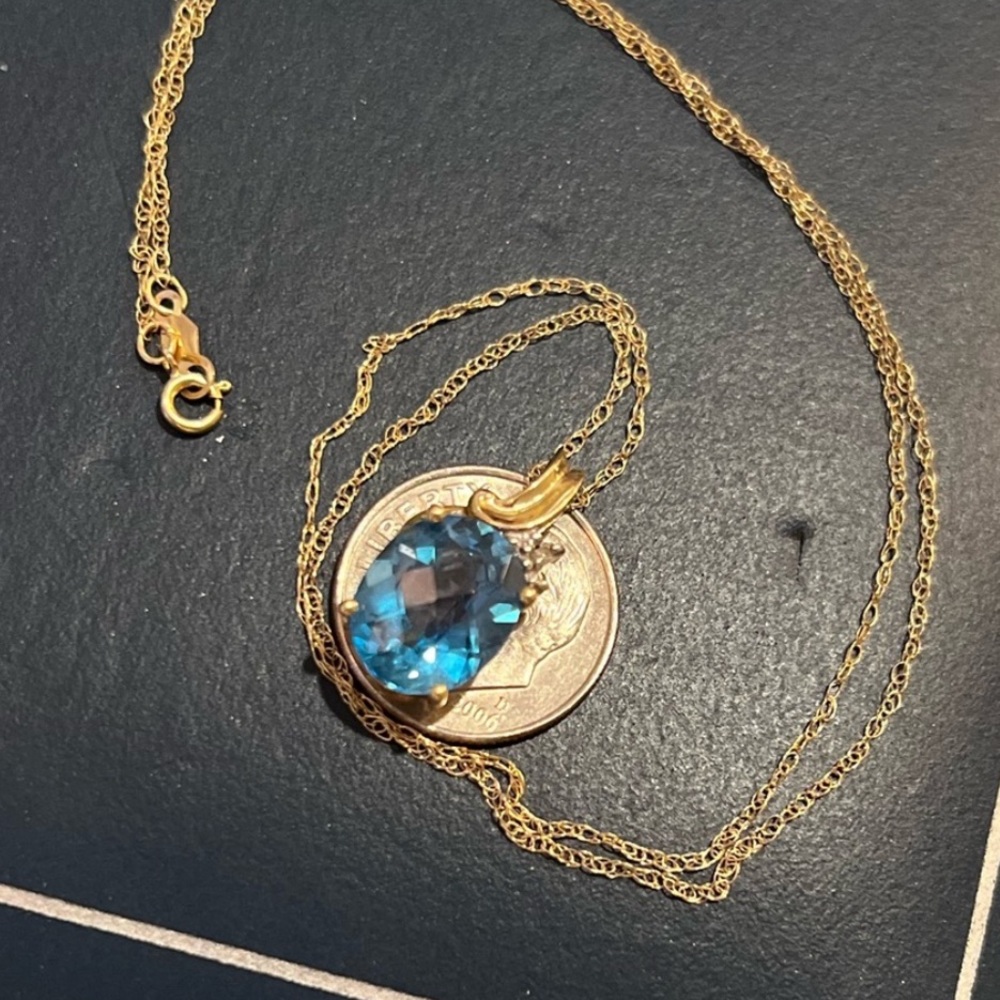 Vintage Solid 10K Gold Swiss Blue Topaz & Diamond Pendant on 18 inch 10K Chain - Picture 9 of 17